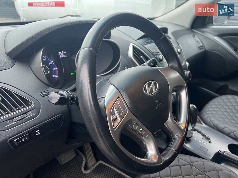 Позашляховик / Кросовер Hyundai ix35 2010 в Одесі
