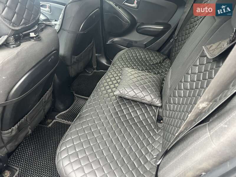 Позашляховик / Кросовер Hyundai ix35 2010 в Одесі