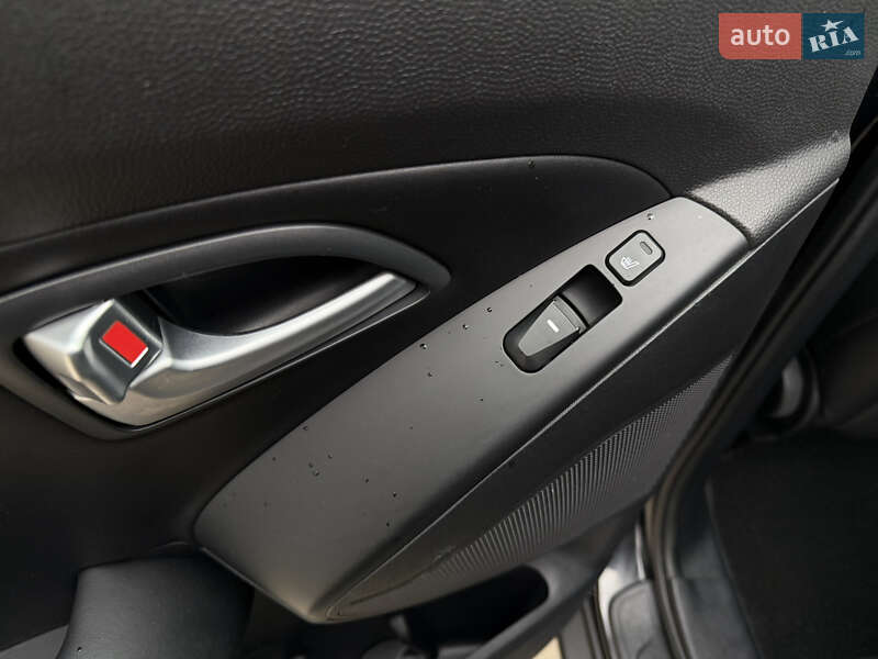 Позашляховик / Кросовер Hyundai ix35 2015 в Луцьку