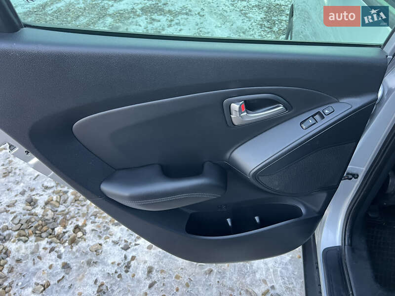 Внедорожник / Кроссовер Hyundai ix35 2010 в Коломые