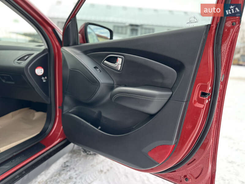 Позашляховик / Кросовер Hyundai ix35 2010 в Рівному