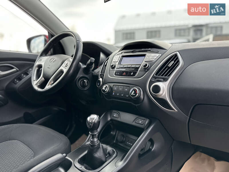 Позашляховик / Кросовер Hyundai ix35 2010 в Рівному