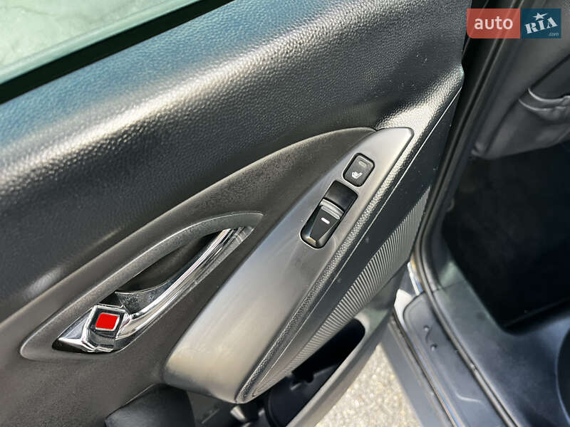 Позашляховик / Кросовер Hyundai ix35 2010 в Луцьку фото 32 Позашляховик / Кросовер Hyundai ix35 2010 в Луцьку