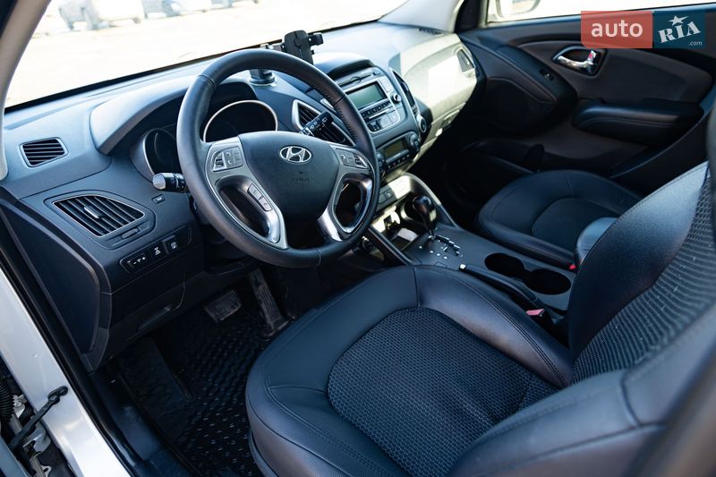 Внедорожник / Кроссовер Hyundai ix35 2010 в Киеве