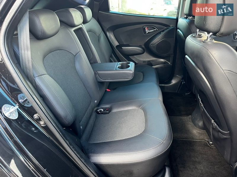 Внедорожник / Кроссовер Hyundai ix35 2010 в Луцке