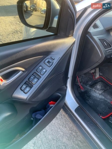 Внедорожник / Кроссовер Hyundai ix35 2010 в Киеве