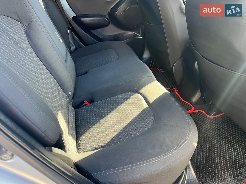 Внедорожник / Кроссовер Hyundai ix35 2010 в Киеве