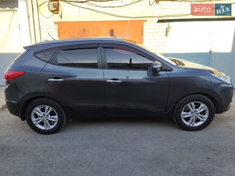 Внедорожник / Кроссовер Hyundai ix35 2010 в Днепре