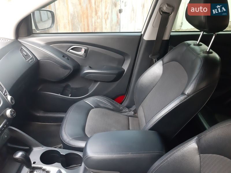 Внедорожник / Кроссовер Hyundai ix35 2010 в Запорожье