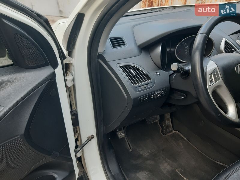 Внедорожник / Кроссовер Hyundai ix35 2010 в Запорожье