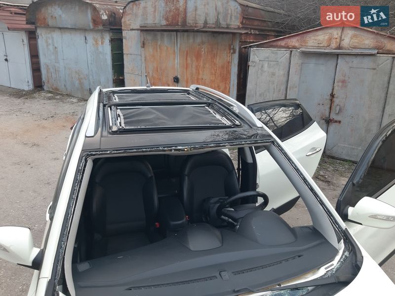 Внедорожник / Кроссовер Hyundai ix35 2010 в Запорожье