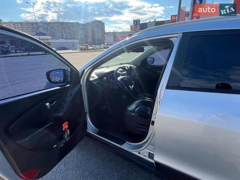 Внедорожник / Кроссовер Hyundai ix35 2011 в Харькове