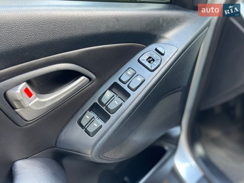 Внедорожник / Кроссовер Hyundai ix35 2012 в Киеве фото 28 Внедорожник / Кроссовер Hyundai ix35 2012 в Киеве
