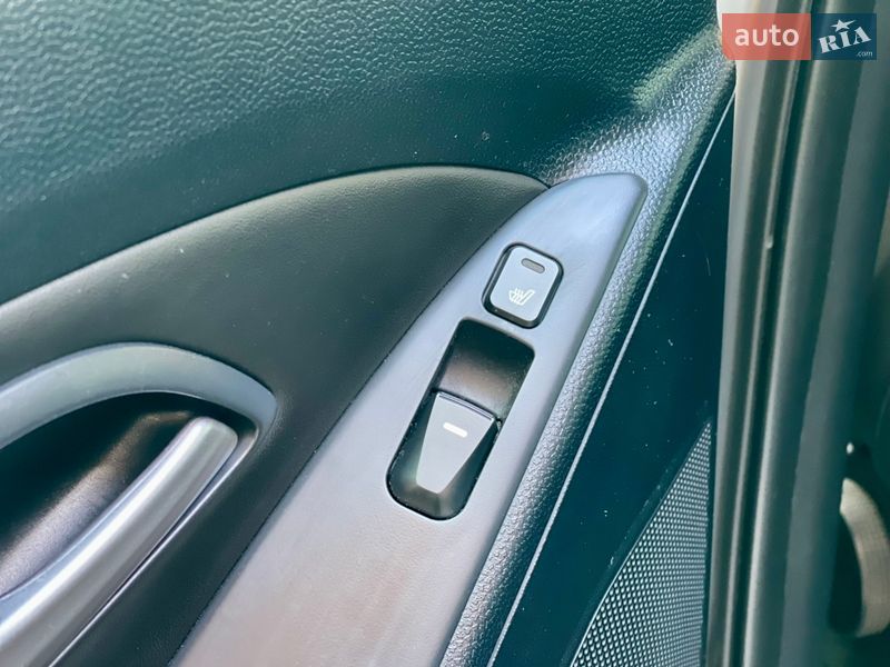 Внедорожник / Кроссовер Hyundai ix35 2012 в Киеве фото 34 Внедорожник / Кроссовер Hyundai ix35 2012 в Киеве
