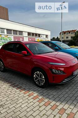 Внедорожник / Кроссовер Hyundai Kona Electric 2021 в Киеве