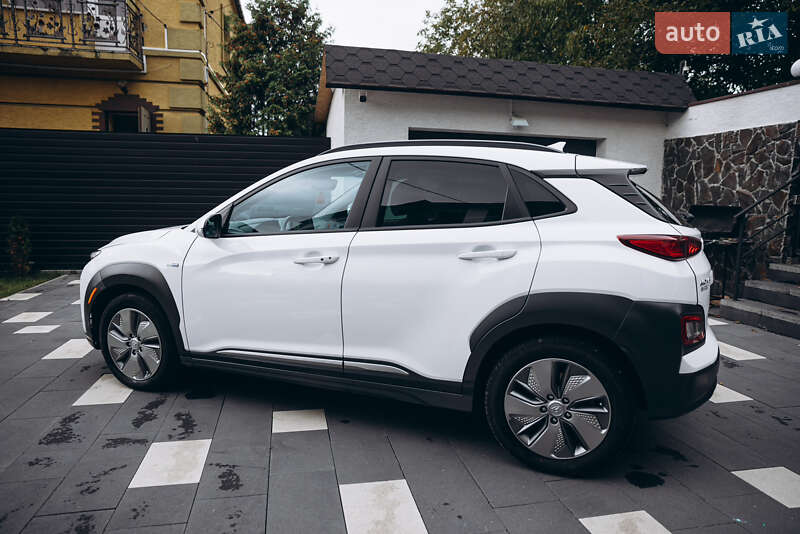 Позашляховик / Кросовер Hyundai Kona Electric 2021 в Золочеві