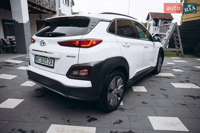Позашляховик / Кросовер Hyundai Kona Electric 2021 в Золочеві