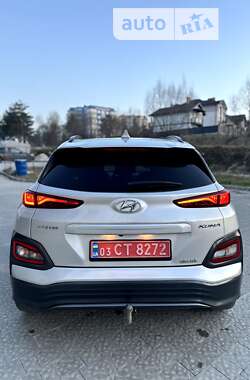 Внедорожник / Кроссовер Hyundai Kona Electric 2020 в Новояворовске