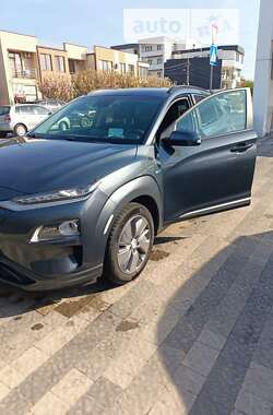 Позашляховик / Кросовер Hyundai Kona Electric 2019 в Ужгороді