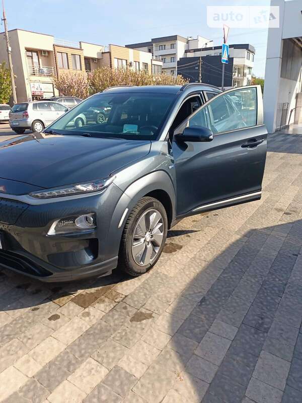 Внедорожник / Кроссовер Hyundai Kona Electric 2019 в Ужгороде