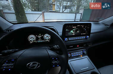 Позашляховик / Кросовер Hyundai Kona Electric 2021 в 