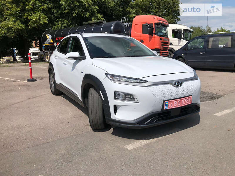 Внедорожник / Кроссовер Hyundai Kona Electric 2020 в Ровно