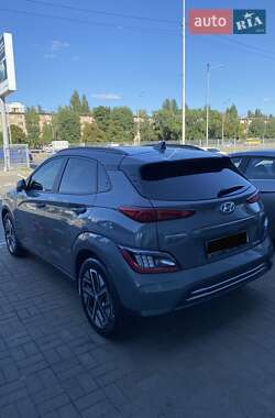 Внедорожник / Кроссовер Hyundai Kona Electric 2022 в Киеве