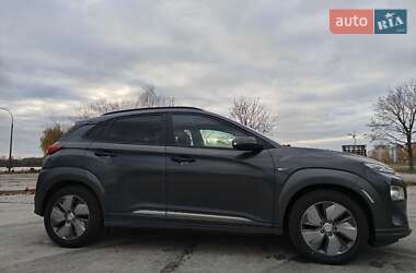 Позашляховик / Кросовер Hyundai Kona Electric 2018 в 