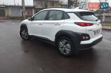 Внедорожник / Кроссовер Hyundai Kona Electric 2020 в 
