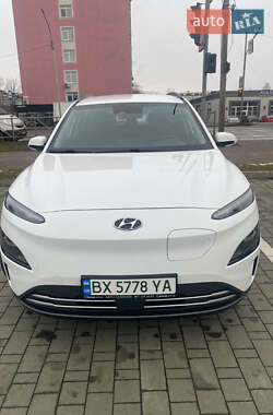 Внедорожник / Кроссовер Hyundai Kona Electric 2021 в 