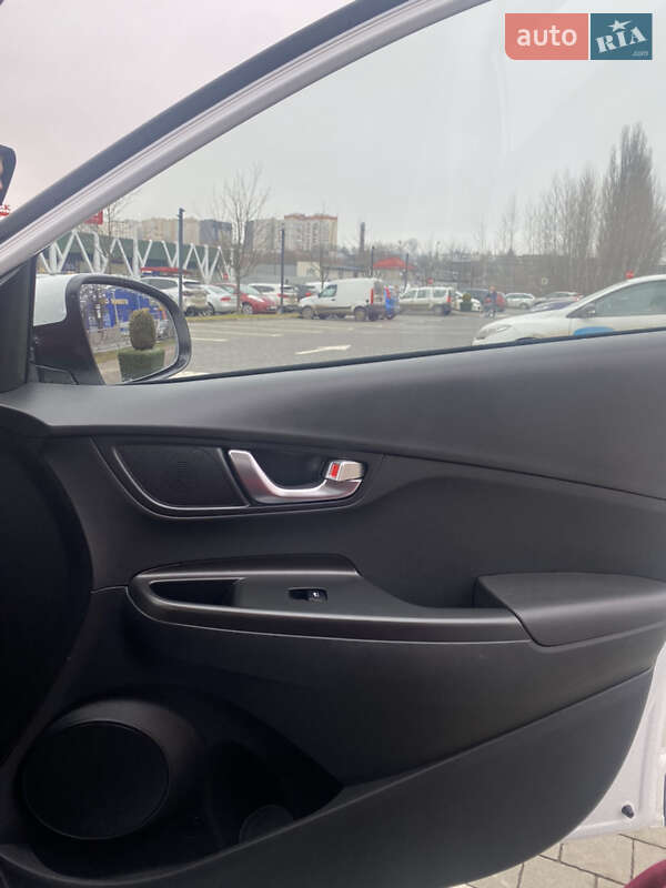 Внедорожник / Кроссовер Hyundai Kona Electric 2021 в Хмельницком