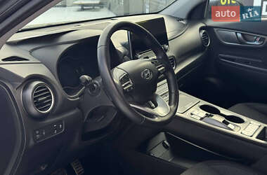 Внедорожник / Кроссовер Hyundai Kona Electric 2020 в 