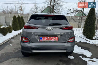 Внедорожник / Кроссовер Hyundai Kona Electric 2020 в 