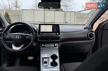 Внедорожник / Кроссовер Hyundai Kona Electric 2020 в 