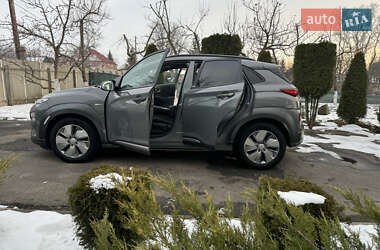Внедорожник / Кроссовер Hyundai Kona Electric 2020 в 