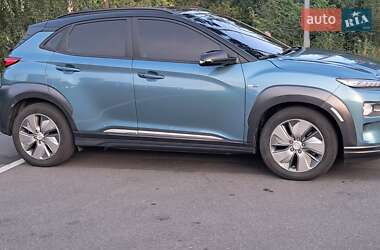 Внедорожник / Кроссовер Hyundai Kona Electric 2020 в 