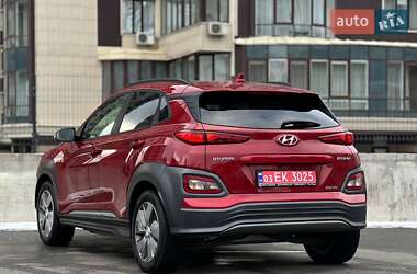 Внедорожник / Кроссовер Hyundai Kona Electric 2019 в 