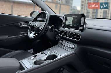 Внедорожник / Кроссовер Hyundai Kona Electric 2019 в 