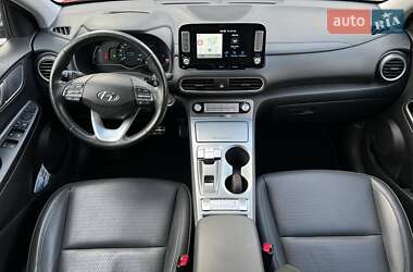 Внедорожник / Кроссовер Hyundai Kona Electric 2019 в 