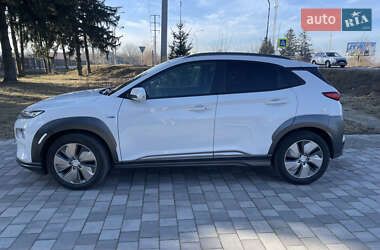 Внедорожник / Кроссовер Hyundai Kona Electric 2019 в 