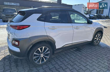 Внедорожник / Кроссовер Hyundai Kona Electric 2018 в 