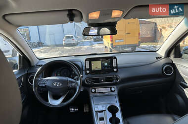 Внедорожник / Кроссовер Hyundai Kona Electric 2018 в 