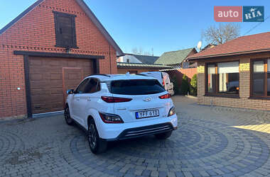 Позашляховик / Кросовер Hyundai Kona Electric 2021 в 