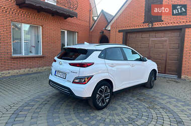 Позашляховик / Кросовер Hyundai Kona Electric 2021 в 