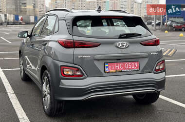 Внедорожник / Кроссовер Hyundai Kona Electric 2020 в 
