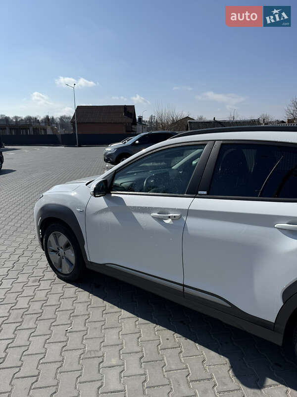 Внедорожник / Кроссовер Hyundai Kona Electric 2020 в Виннице