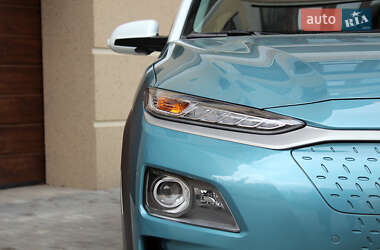 Внедорожник / Кроссовер Hyundai Kona Electric 2020 в 