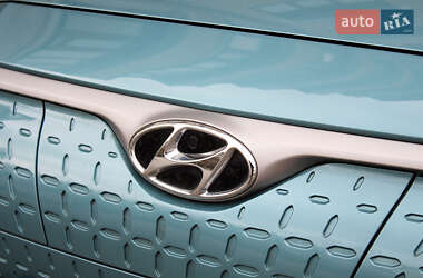 Внедорожник / Кроссовер Hyundai Kona Electric 2020 в 