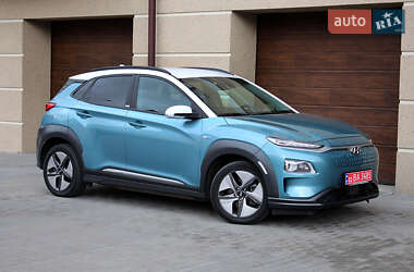Внедорожник / Кроссовер Hyundai Kona Electric 2020 в 