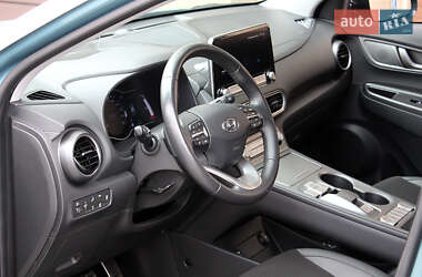 Внедорожник / Кроссовер Hyundai Kona Electric 2020 в 